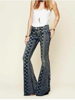Free People Mantra Bali Dark Wash Flare Low Rise Raw Hem Jeans Boho Women’s 28